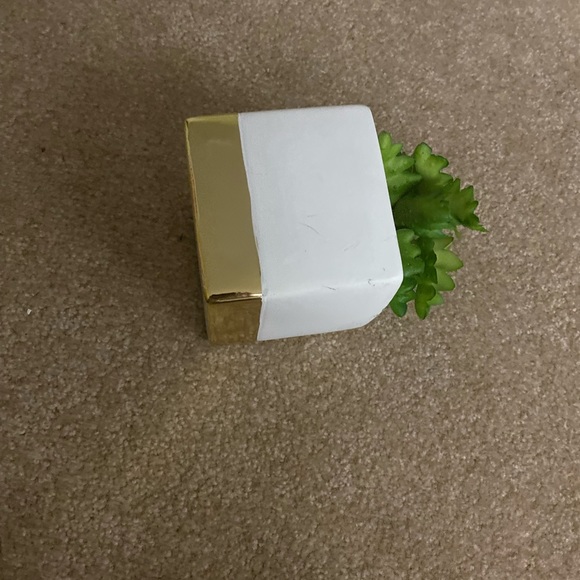 home decor - Picture 3 of 3